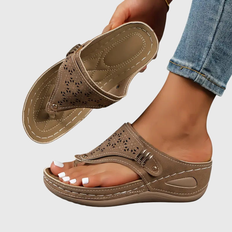 Cleo Comfortabele Sandalen met Bloemenprint