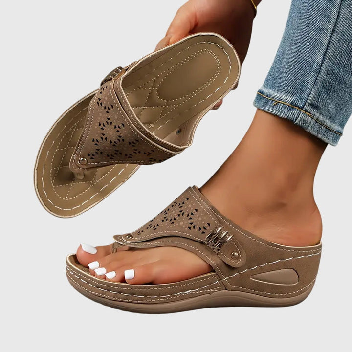 Cleo Comfortabele Sandalen met Bloemenprint