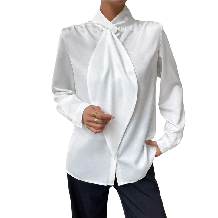 Hanna Getailleerde Blouse met Hoge hals