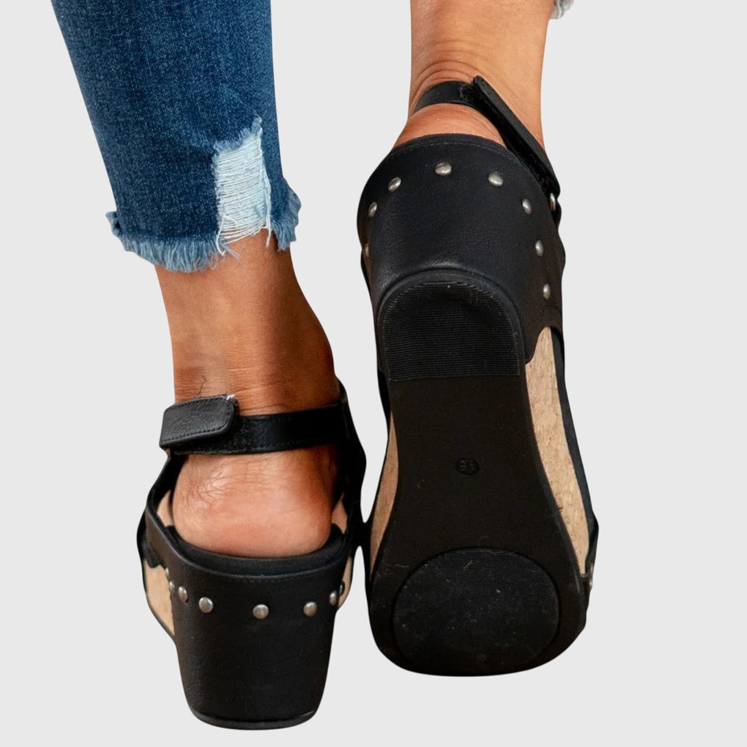 Adela Comfortabele Sandalen met Sleehak