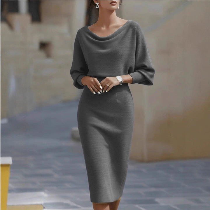 Lina Getailleerde Midi Jurk met Boothals