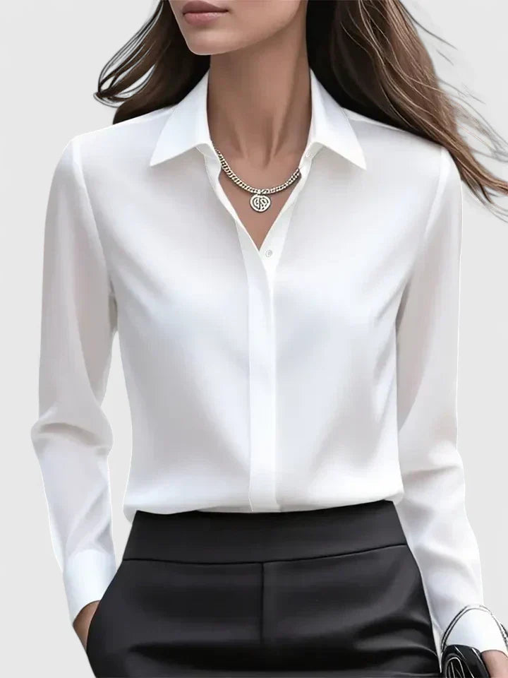 Reese Tijdloze Blouse met Knoopdetails
