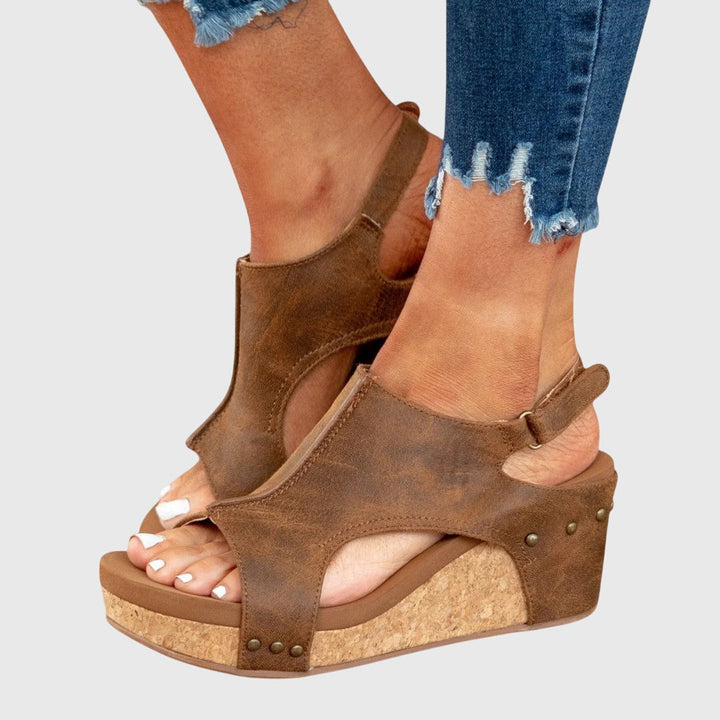Adela Comfortabele Sandalen met Sleehak