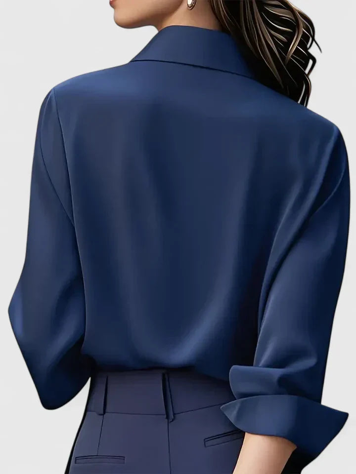 Reese Tijdloze Blouse met Knoopdetails