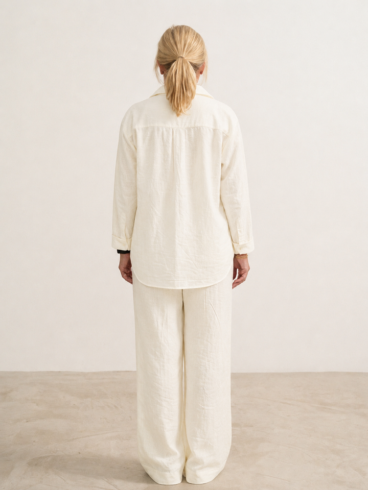Vivian Getailleerde Set met Knoopdetails