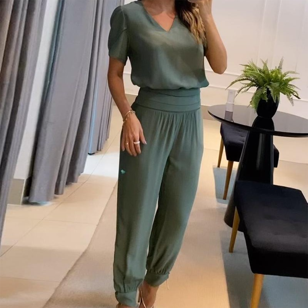 Celina Wijde Jumpsuit met V-hals