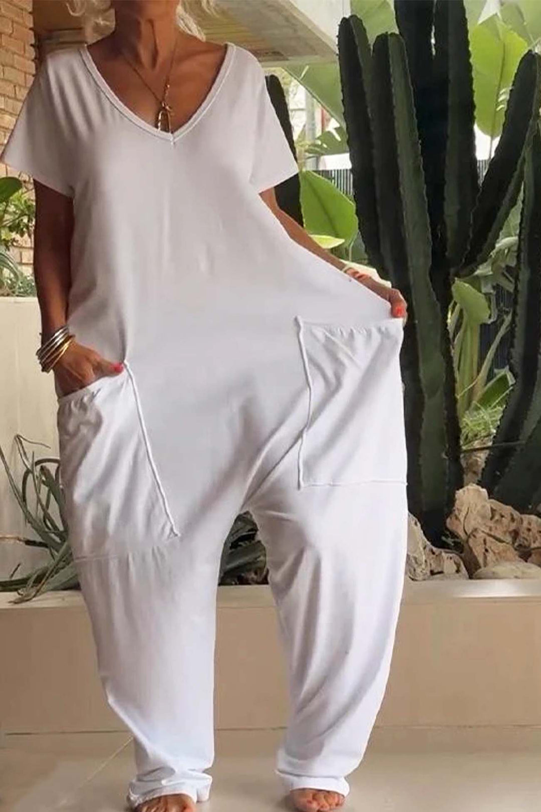 Breezy Relaxte Jumpsuit met V-hals