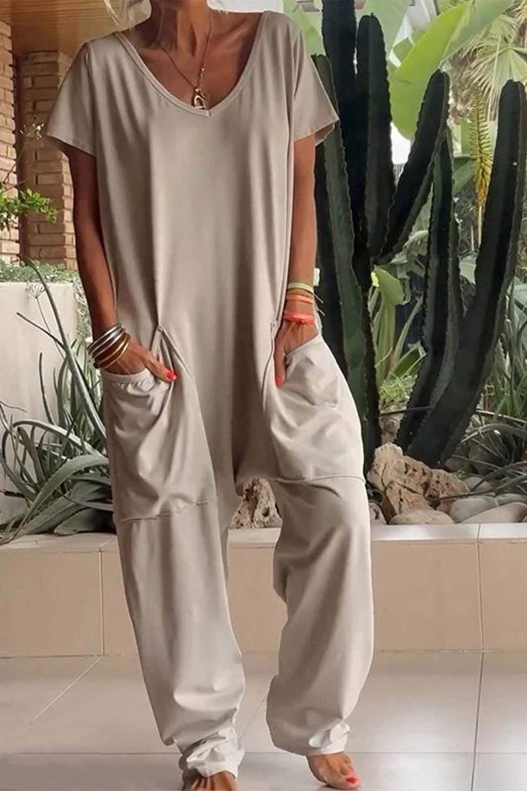 Breezy Relaxte Jumpsuit met V-hals