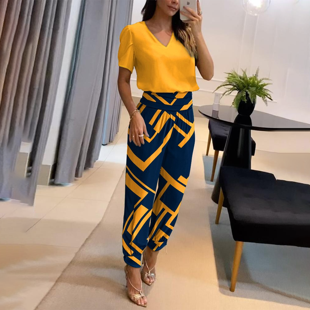 Celina Wijde Jumpsuit met V-hals