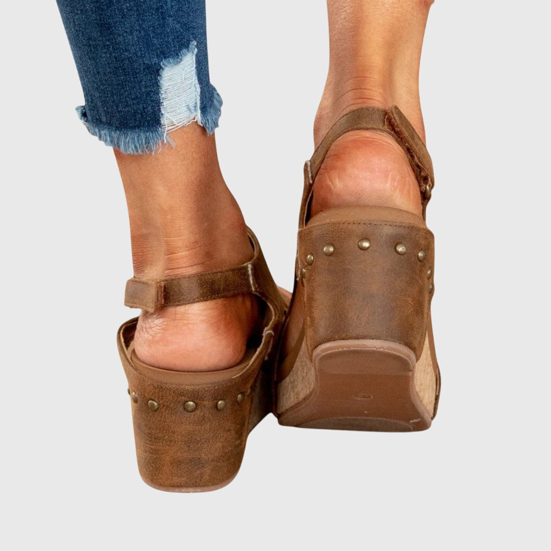 Adela Comfortabele Sandalen met Sleehak