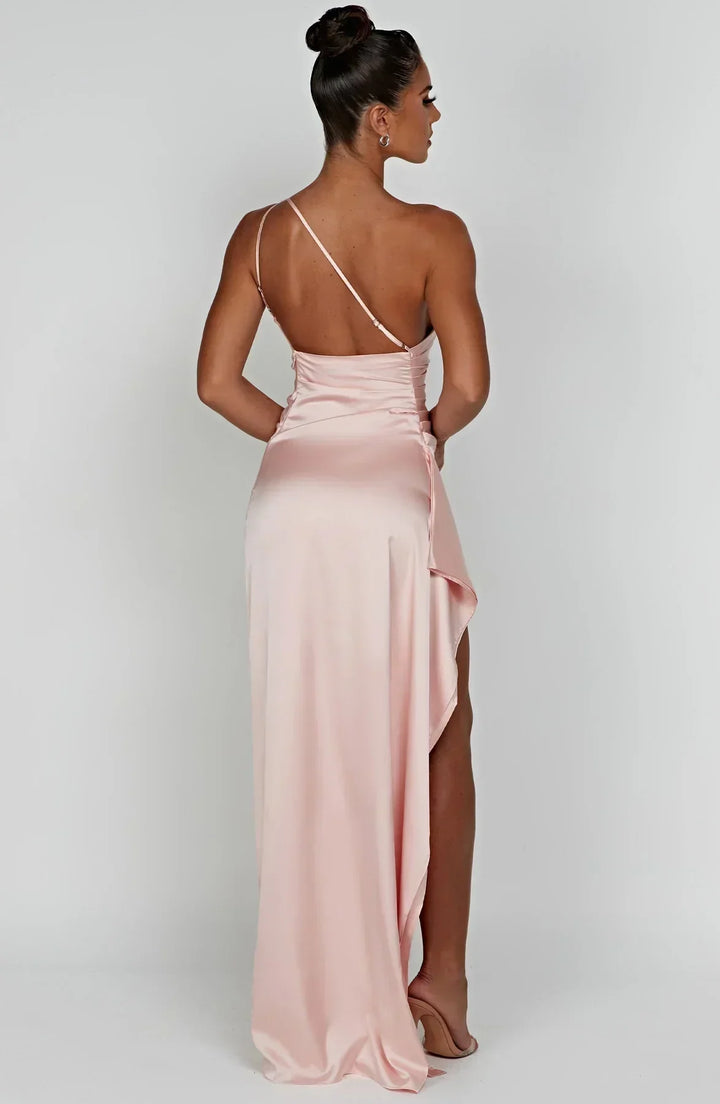 Elara Getailleerde Jurk met One-shoulder