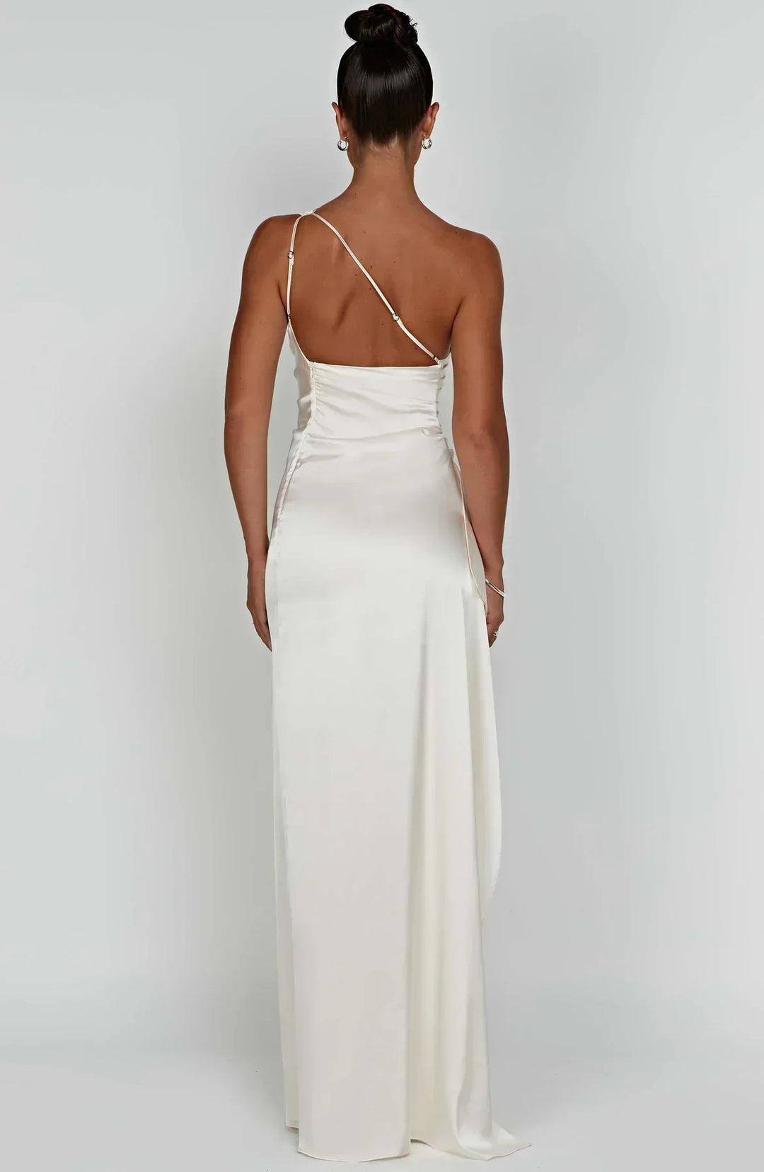 Elara Getailleerde Jurk met One-shoulder