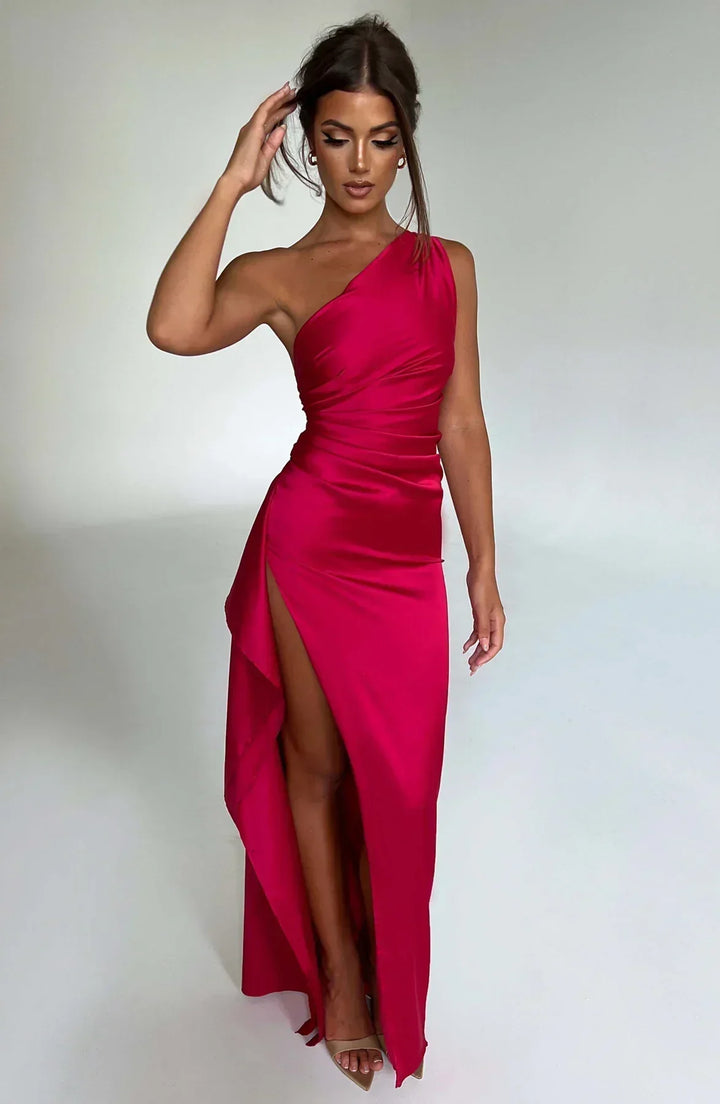 Elara Getailleerde Jurk met One-shoulder