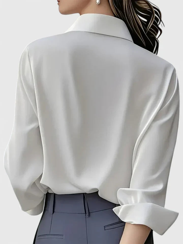 Reese Tijdloze Blouse met Knoopdetails
