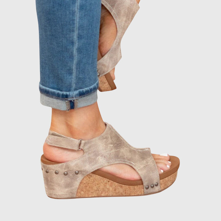Adela Comfortabele Sandalen met Sleehak