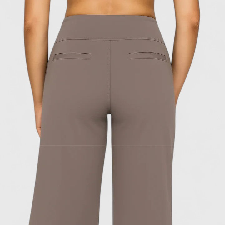 Hilary Stijlvolle Broek met Knoopdetails