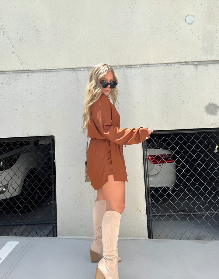 Catalina Stijlvolle Jurk met Knoopdetails