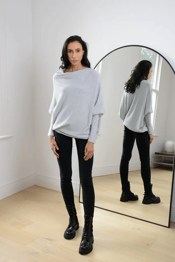 Celestina Relaxte Trui met Off-shoulder