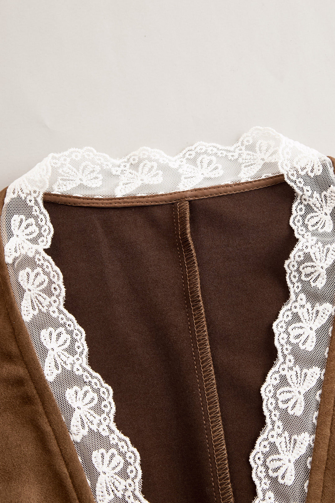 Elowen Getailleerde Blouse met V-hals