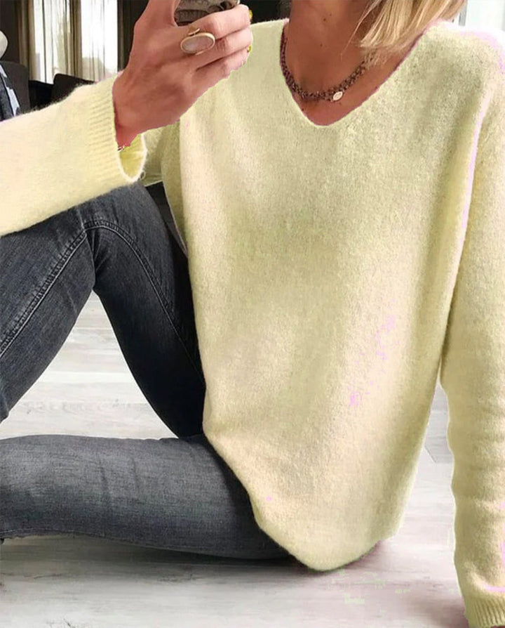 Evelina Verfijnde Trui met V-hals