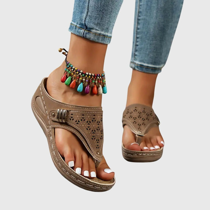 Cleo Comfortabele Sandalen met Bloemenprint