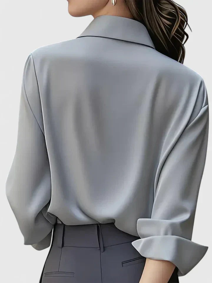 Felicity Tijdloze Blouse met Knoopdetails