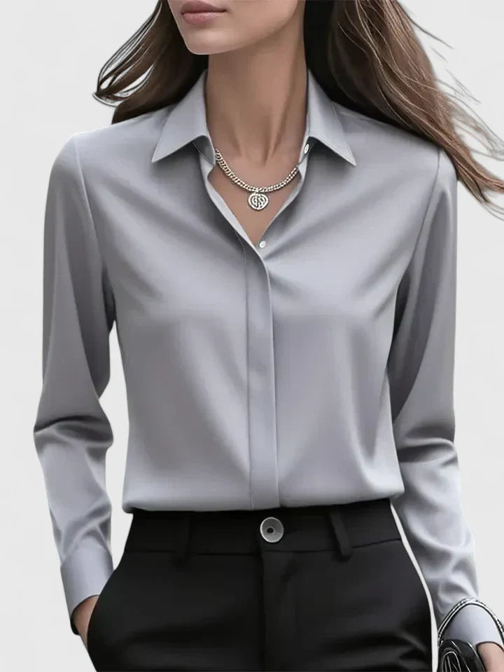 Felicity Tijdloze Blouse met Knoopdetails