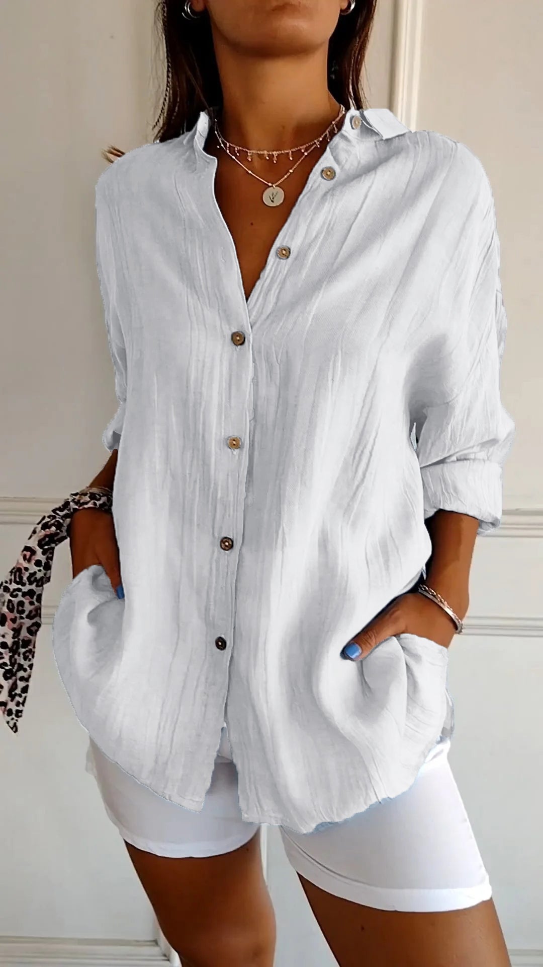 Azure Relaxte Blouse met Knoopdetails