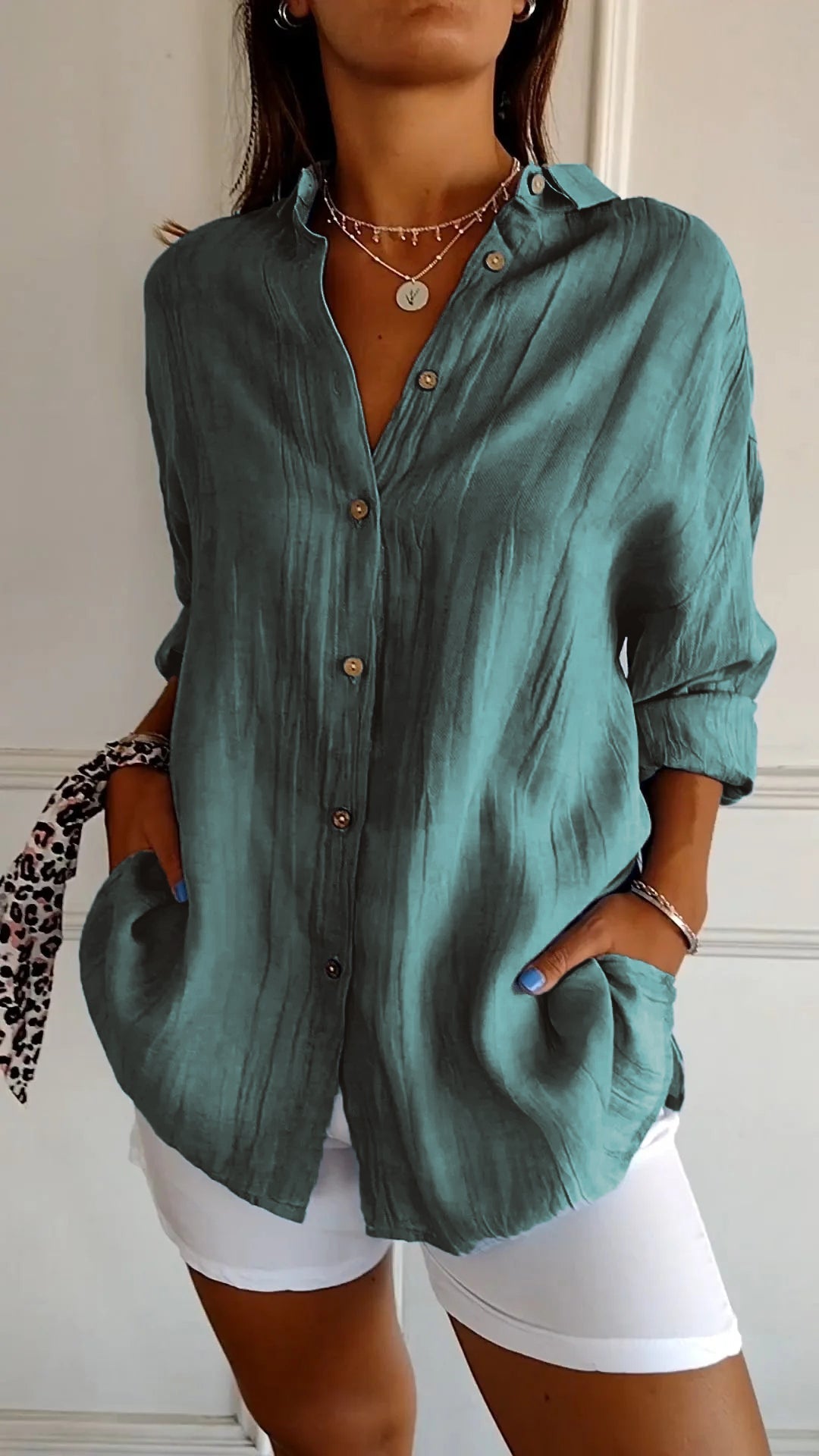 Azure Relaxte Blouse met Knoopdetails