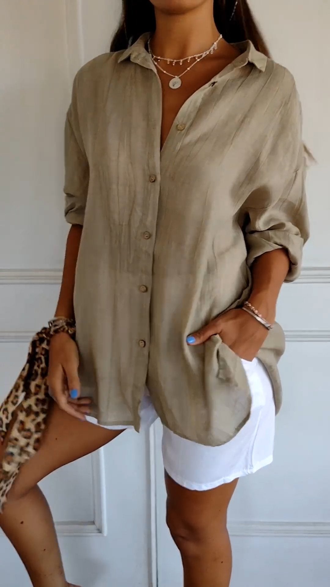 Azure Relaxte Blouse met Knoopdetails