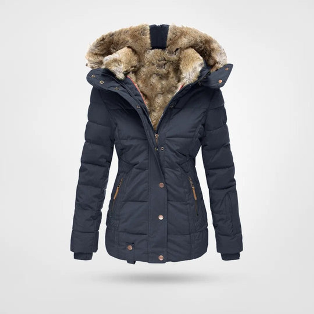 Emily Pufferjas met Capuchon