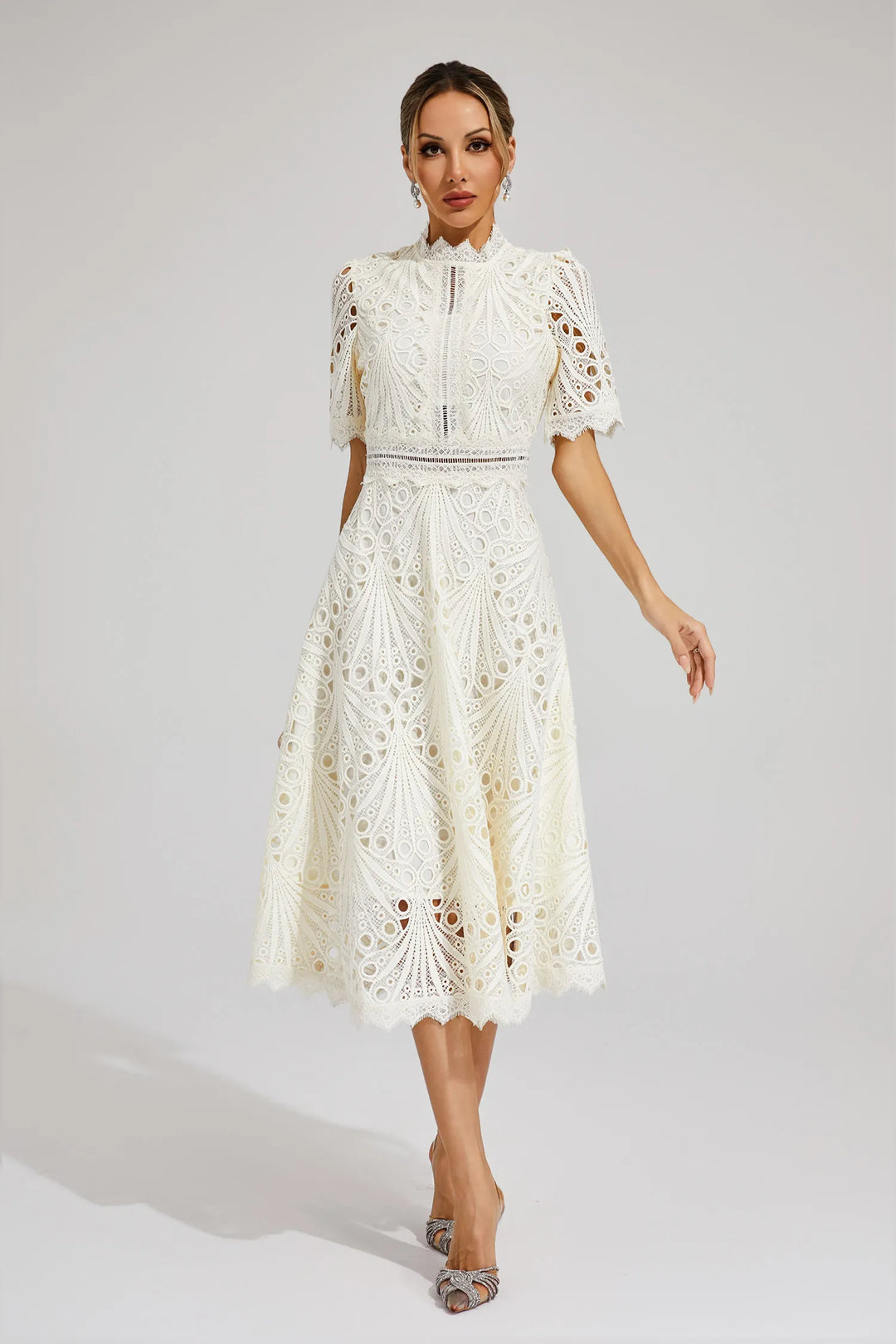 Rosalinda Elegante Midi Jurk met Hoge hals