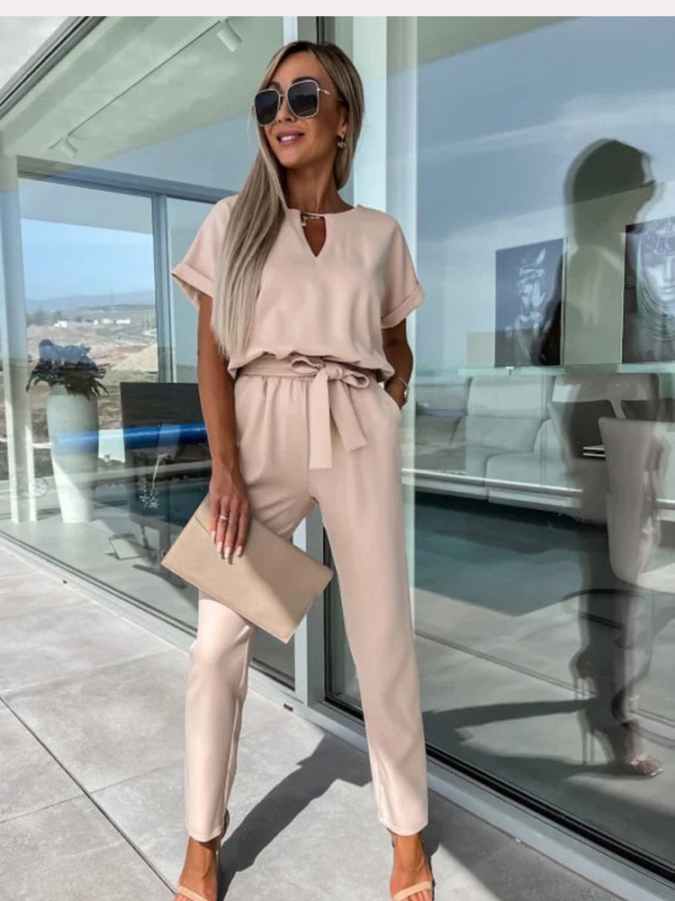 Elara Tijdloze Jumpsuit met V-hals