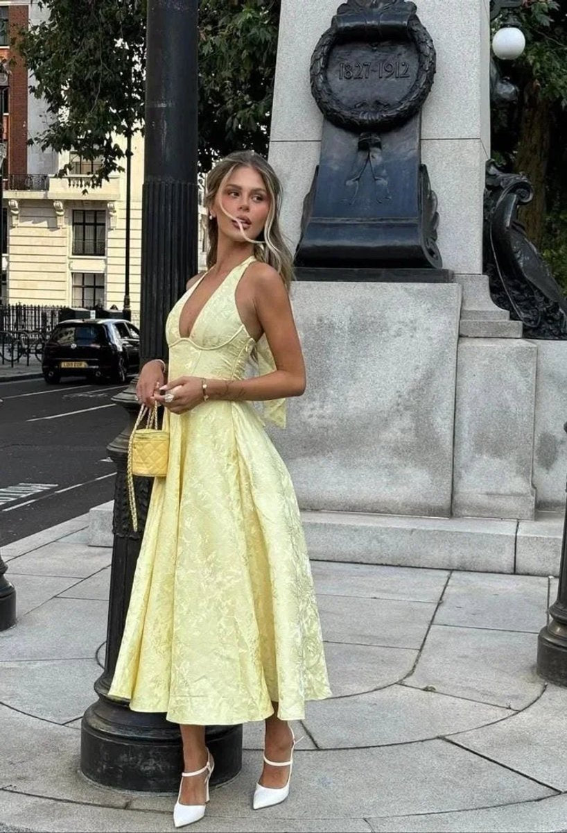 Florence Galajurk met V-hals