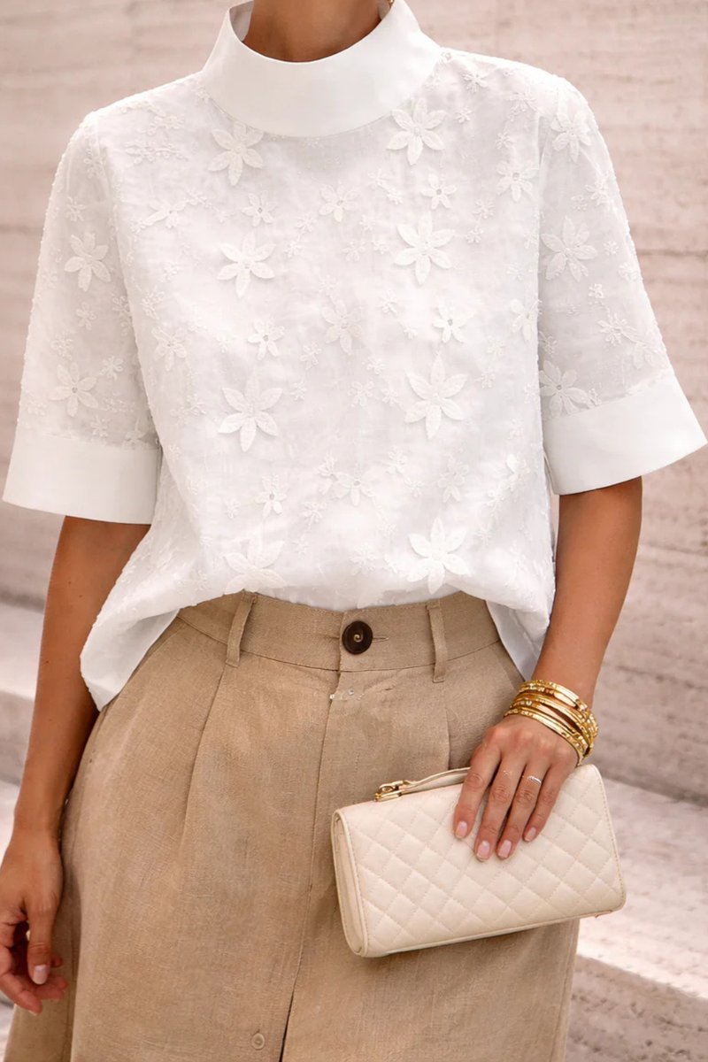 Ava Korte Blouse met Borduurwerk