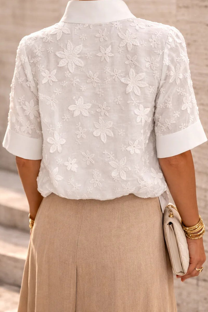 Ava Korte Blouse met Borduurwerk