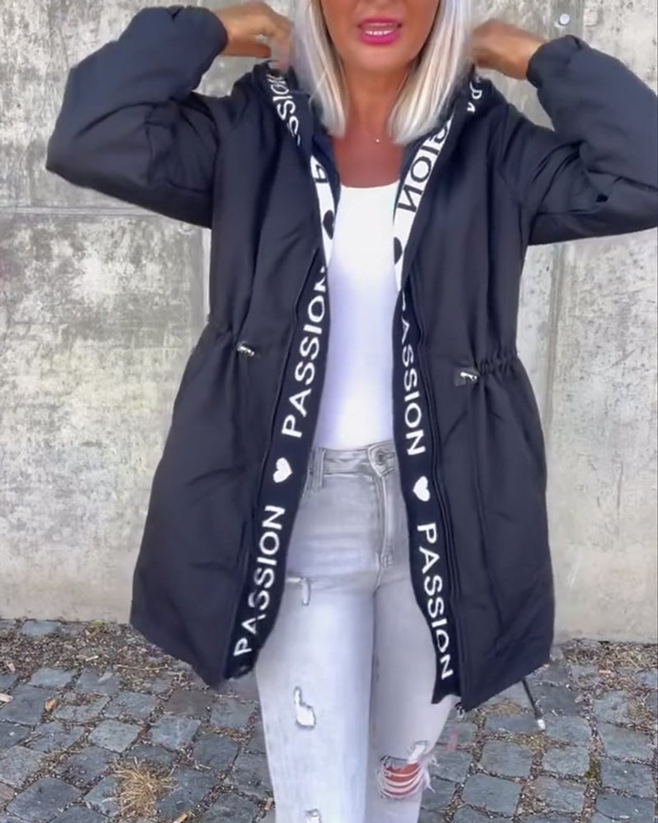 Evelyn Winterjas met Capuchon