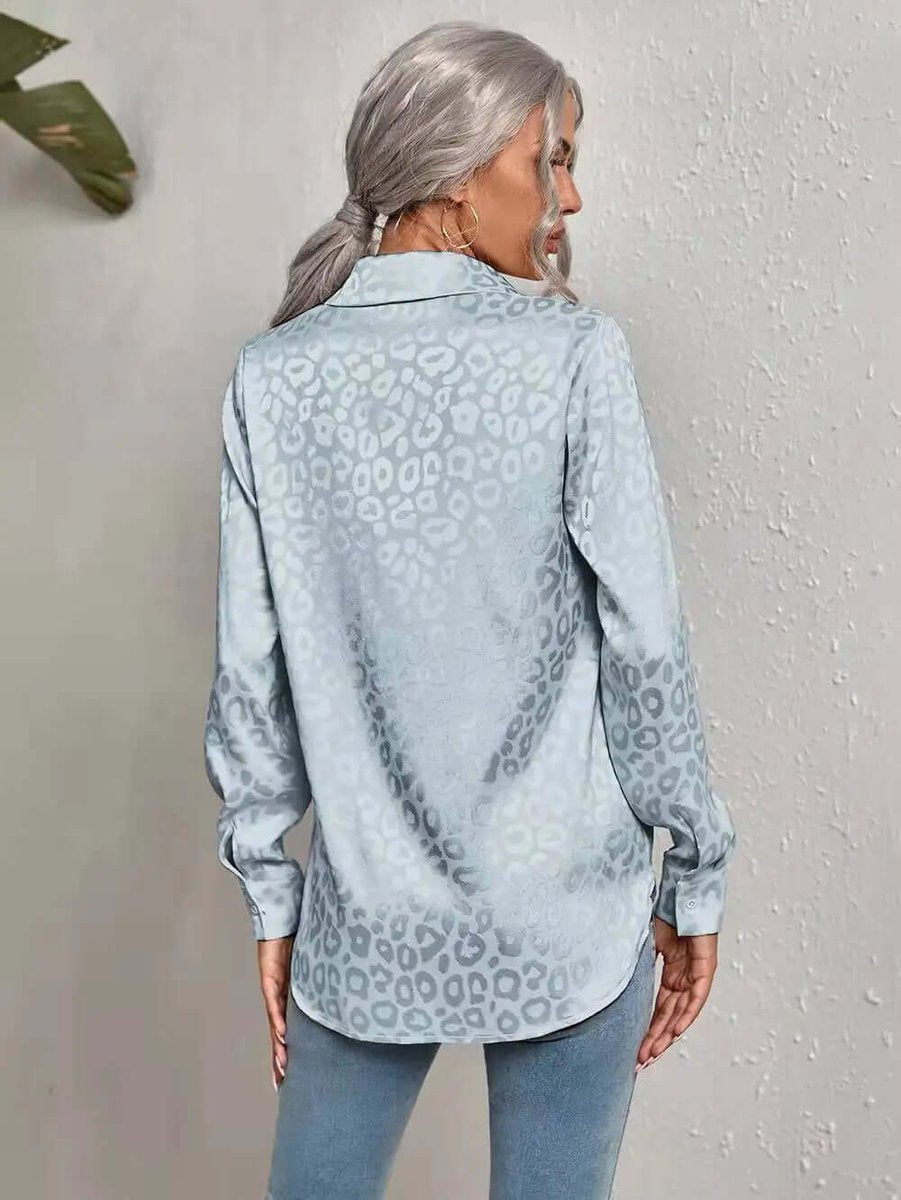 Emily Lange Satijnen Blouse met Dierenprint