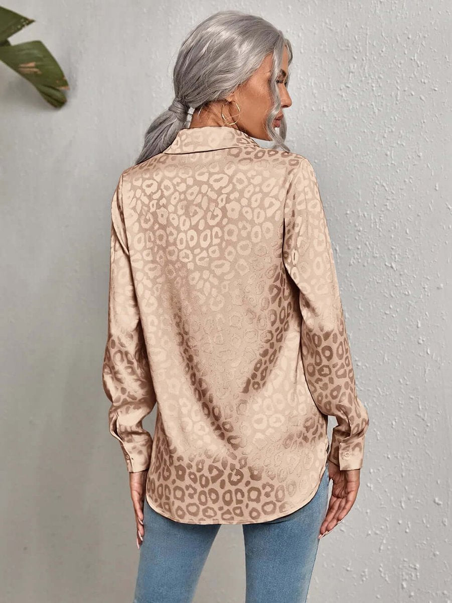 Emily Lange Satijnen Blouse met Dierenprint