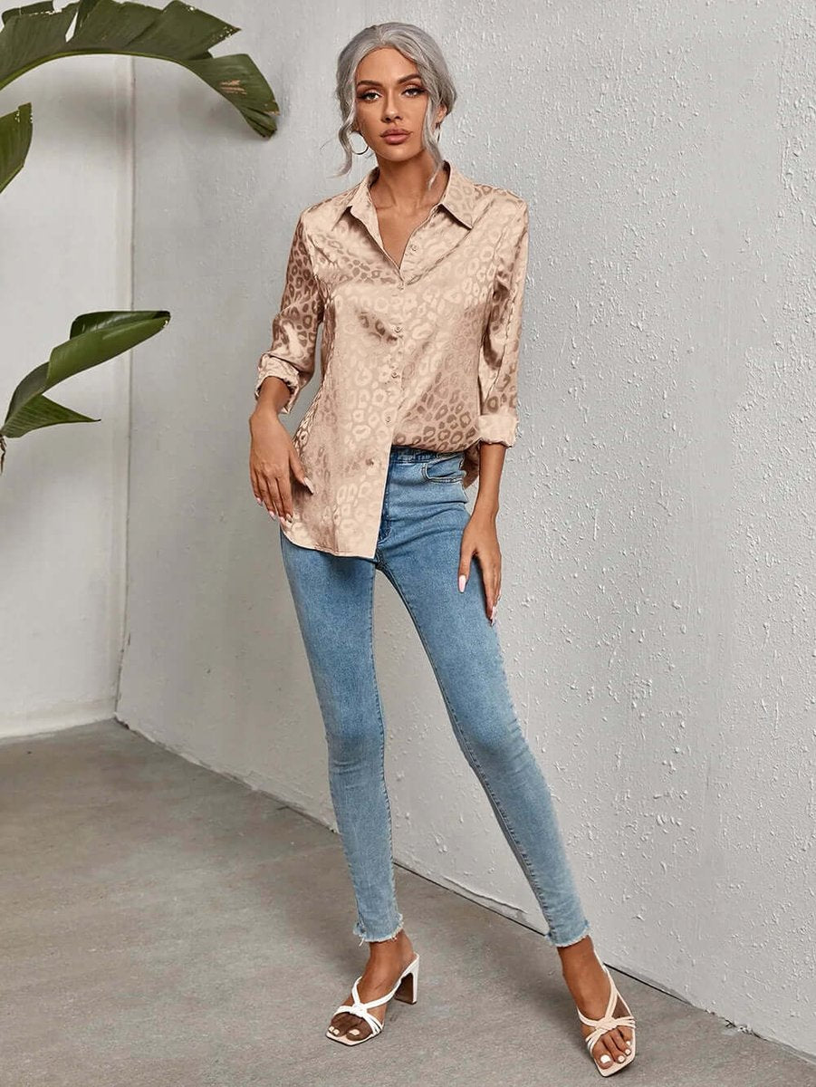 Emily Lange Satijnen Blouse met Dierenprint