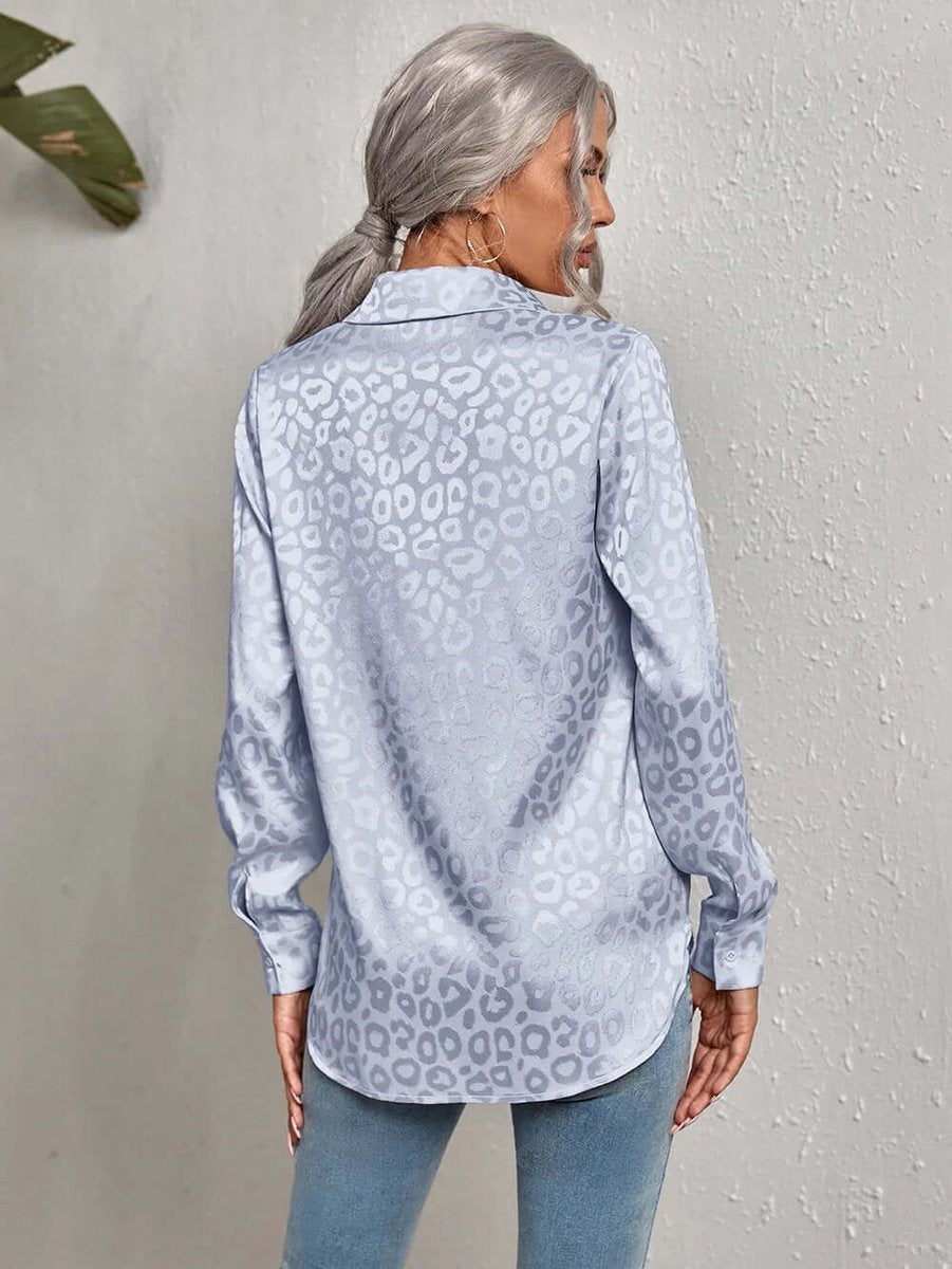 Emily Lange Satijnen Blouse met Dierenprint