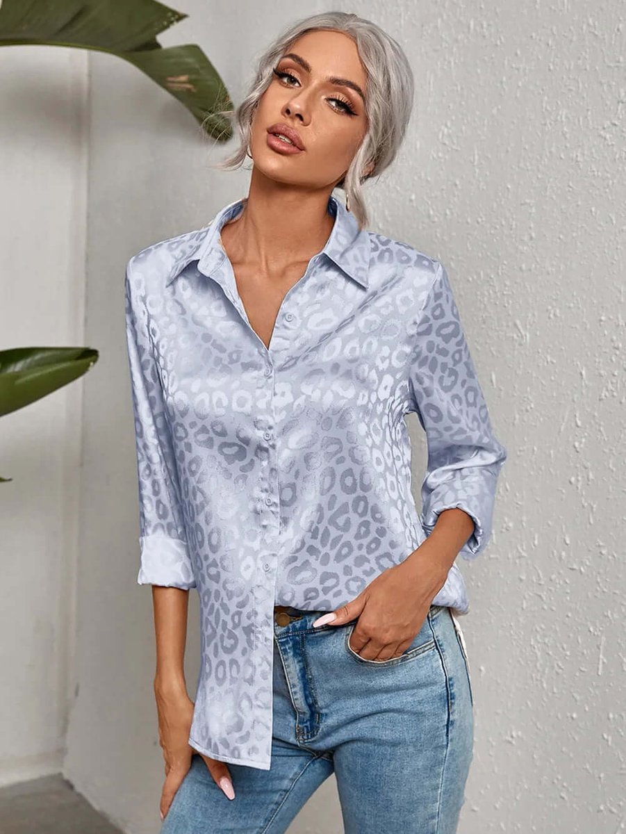 Emily Lange Satijnen Blouse met Dierenprint