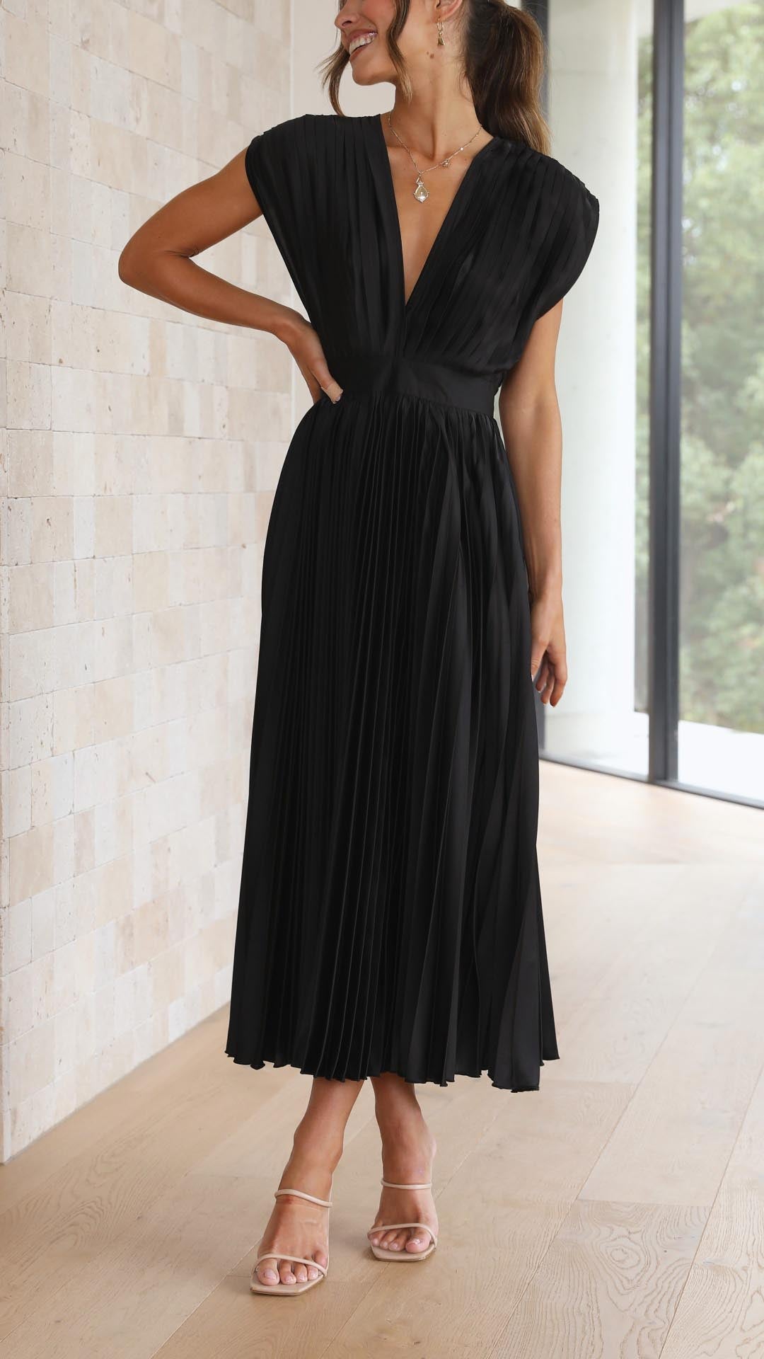 Kaitlyn Tijdloze Midi Jurk met V-hals
