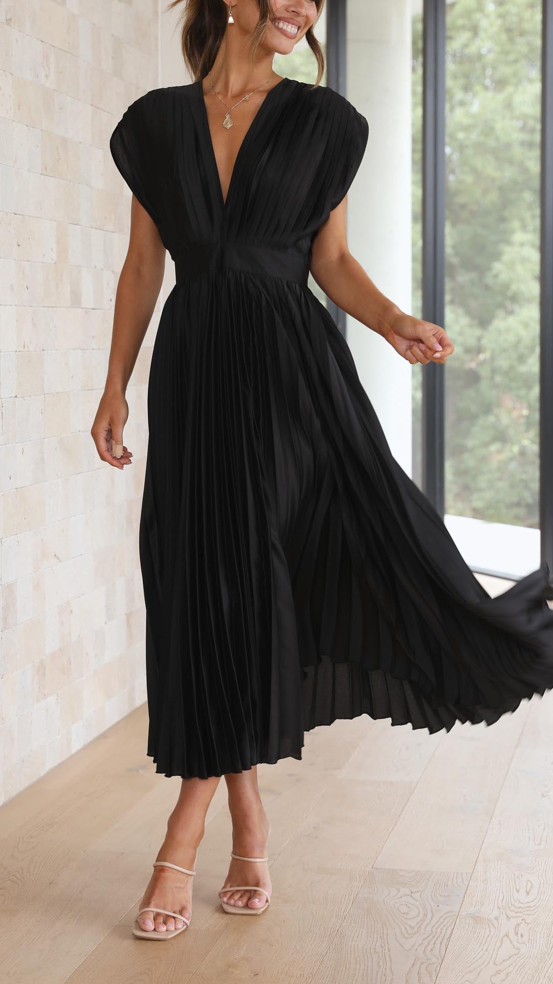 Kaitlyn Tijdloze Midi Jurk met V-hals