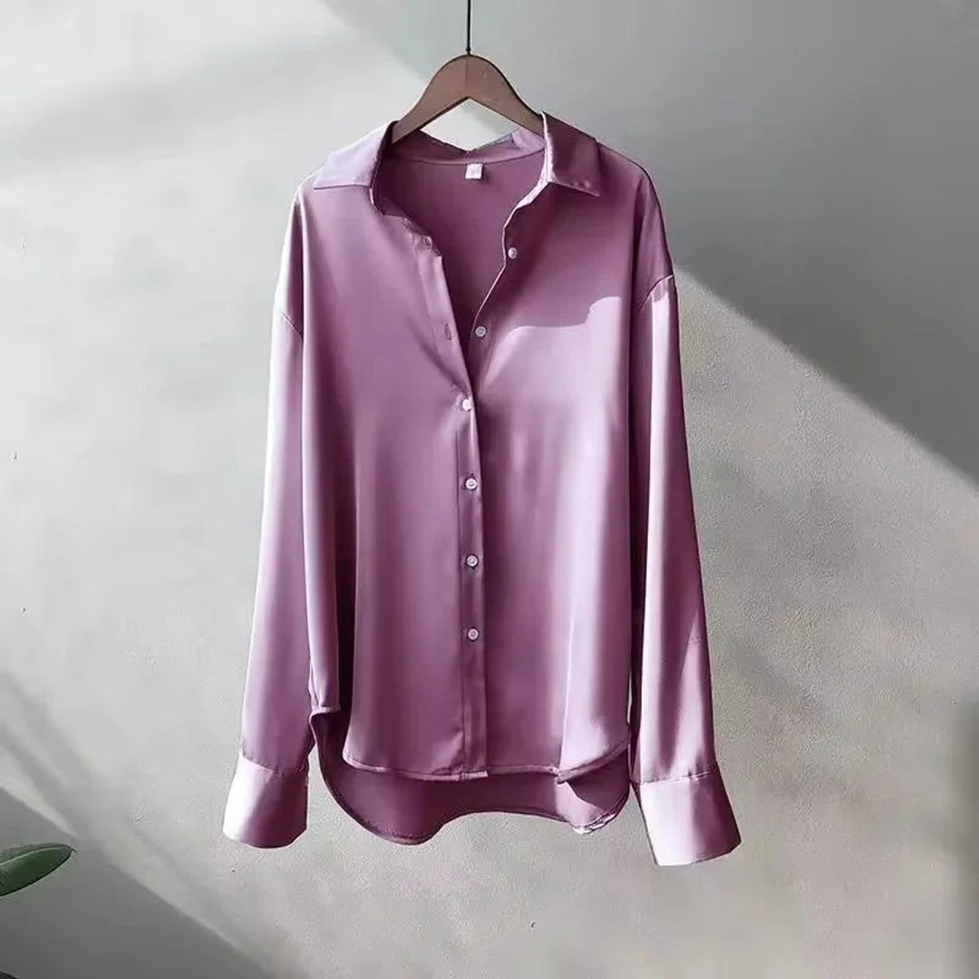 Ava Lange Satijnen Blouse met Knoopsluiting