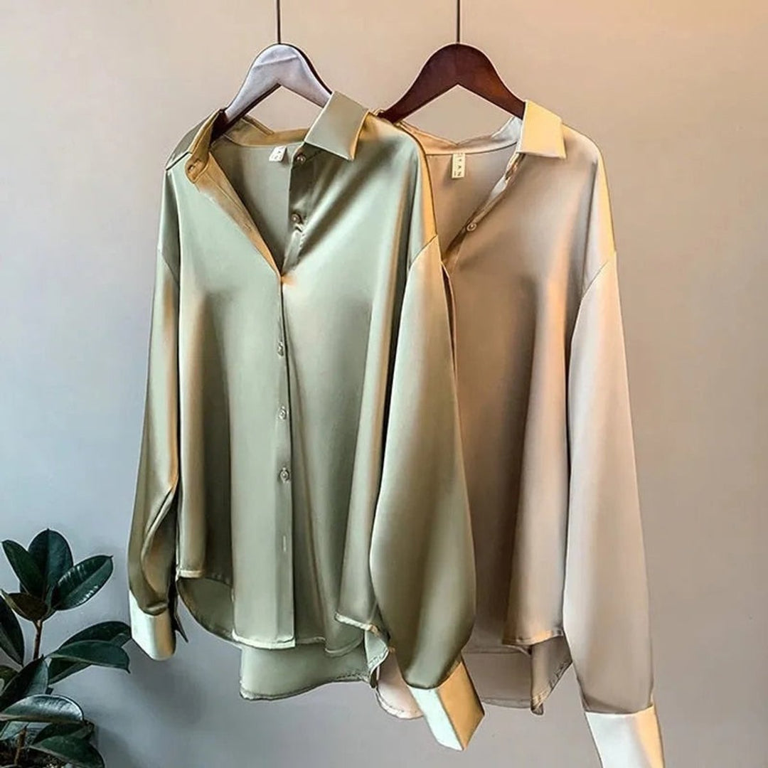 Aria Lange Satijnen Blouse met Knoopsluiting