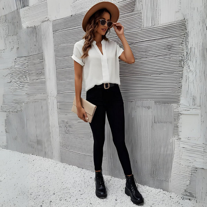 Isla Korte Blouse met V-hals