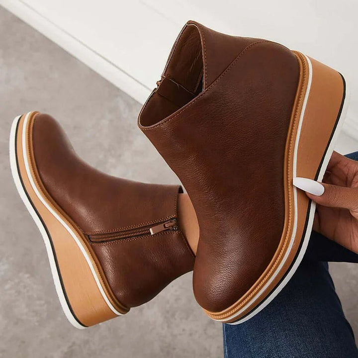 Aria Leren-look Enkellaarsjes met Sleehak