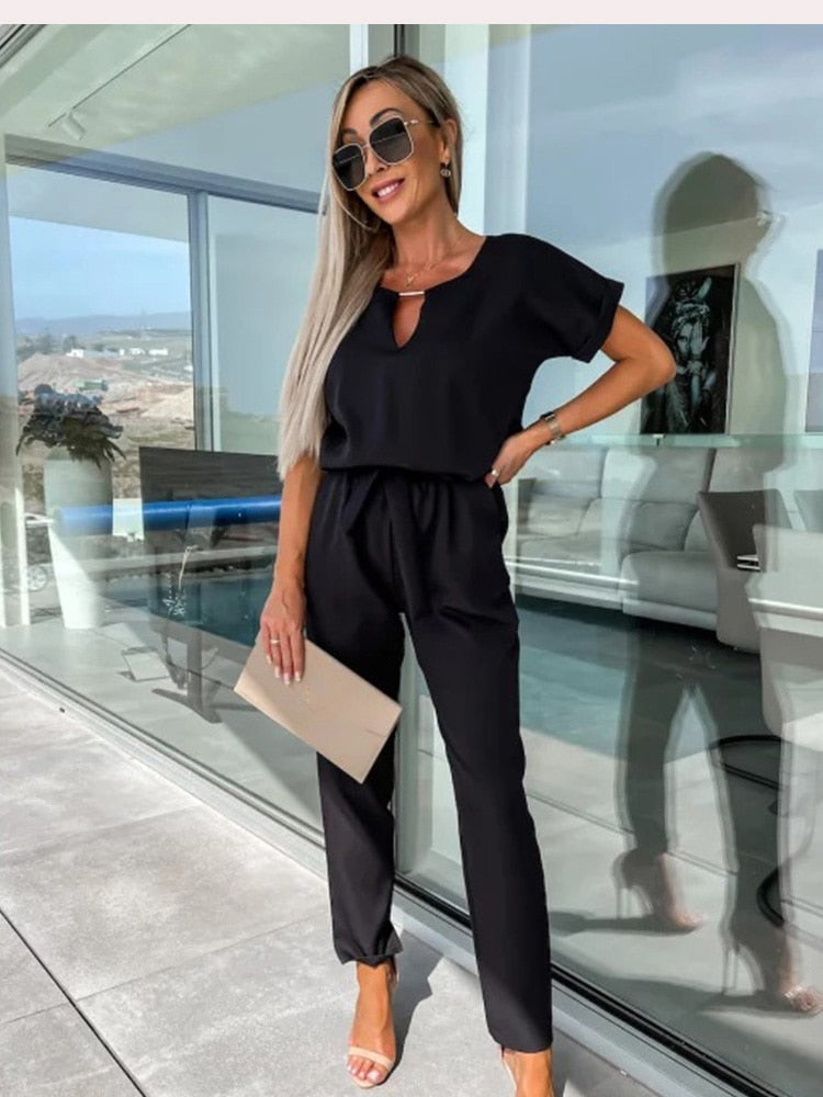 Elara Tijdloze Jumpsuit met V-hals