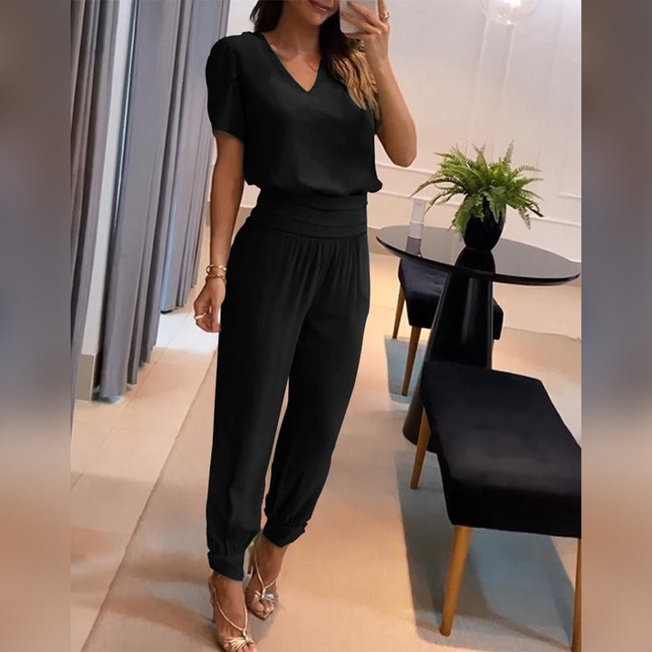 Lucienne Tijdloze Jumpsuit met V-hals